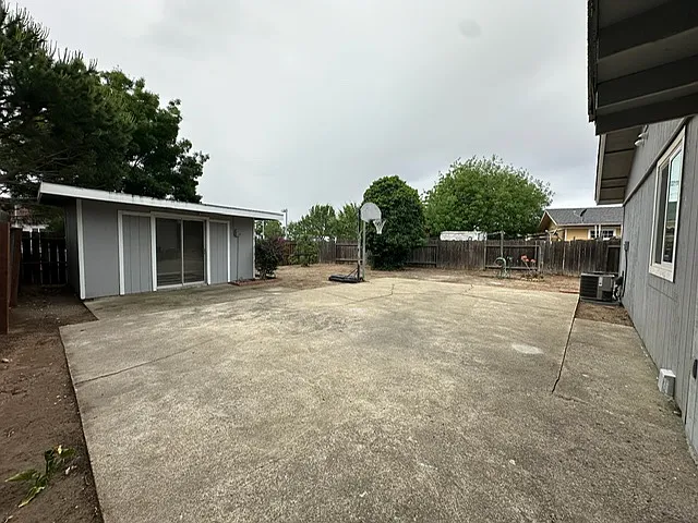 111 Francisco Villa Dr — Photo 15