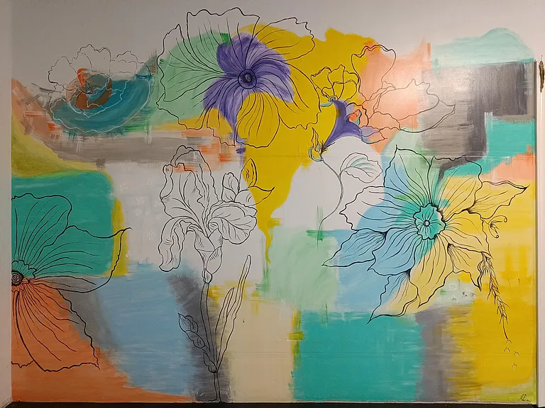 Transform your garage into a stunning backdrop for special occasions! One of the garage walls features a captivating designer painting, adding a touch of elegance and charm to your space. Whether you're hosting a party or capturing memorable photos, this