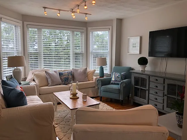 383 Maverick St #2 — Photo 1