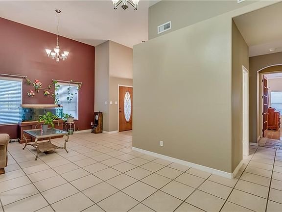 3rd image of 3929 Tierra Roman Dr