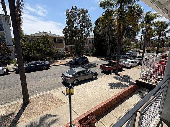 5th image of 405 Corona Del Mar APT 6