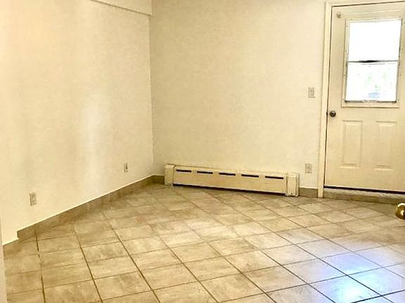 4th image of 3033 32nd St APT 1D