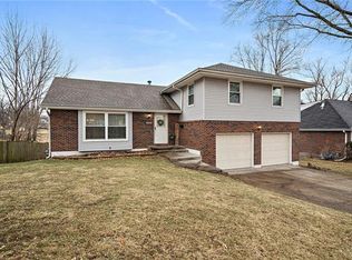 6802 N Wayne Ave, Gladstone, MO 64118