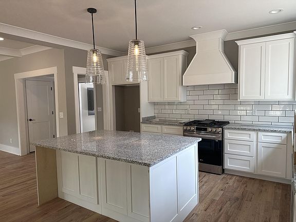 3rd image of 6245 Cashmere Ln #135