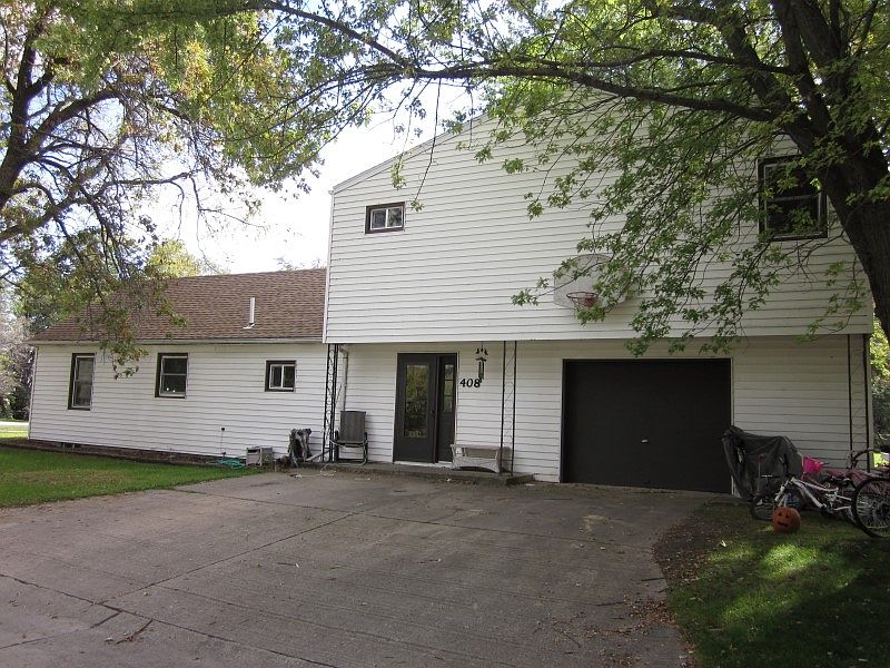 1st image of 408 W 2nd St