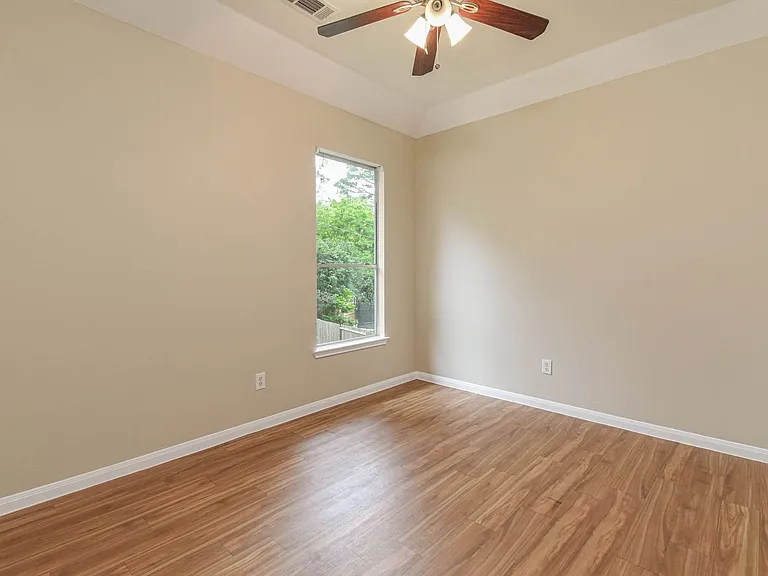 9523 Tallow Tree Dr — Photo 12