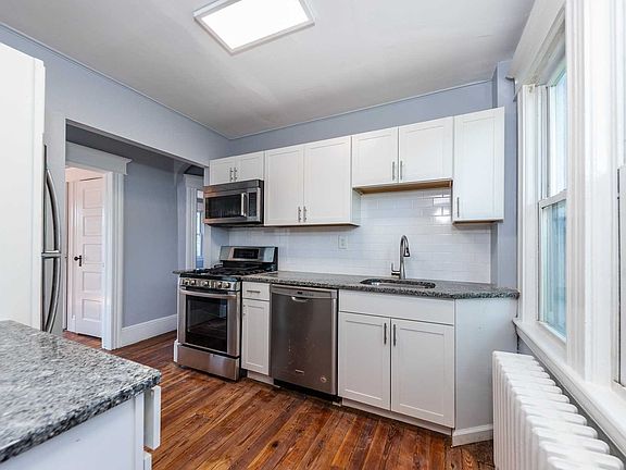 3rd image of 21 Lee Ave Floor 2