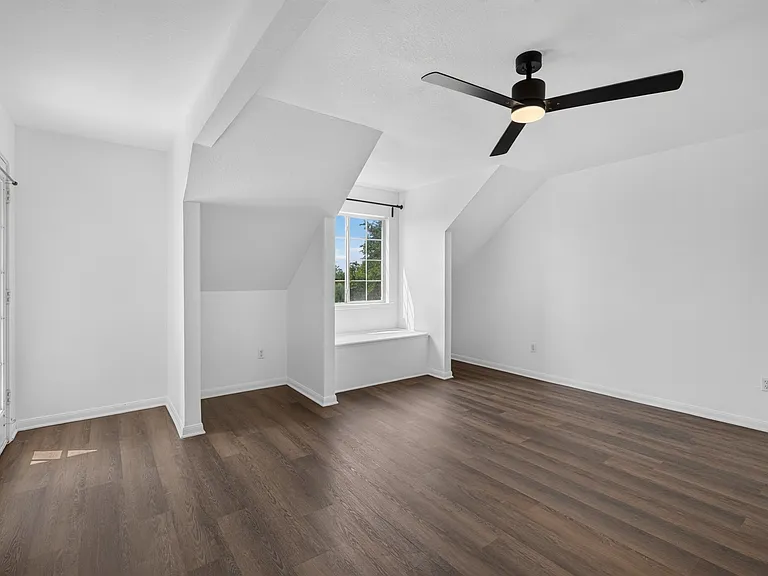 1810 Mesa Oaks Cir — Photo 26