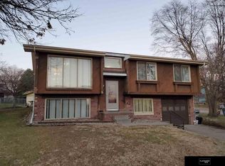 13602 Redwood Cir, Omaha, NE 68138