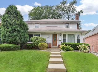 264 Holmes Ave, Clarendon Hills, IL 60514