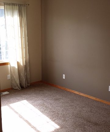 2nd image of 1327 195th St SW