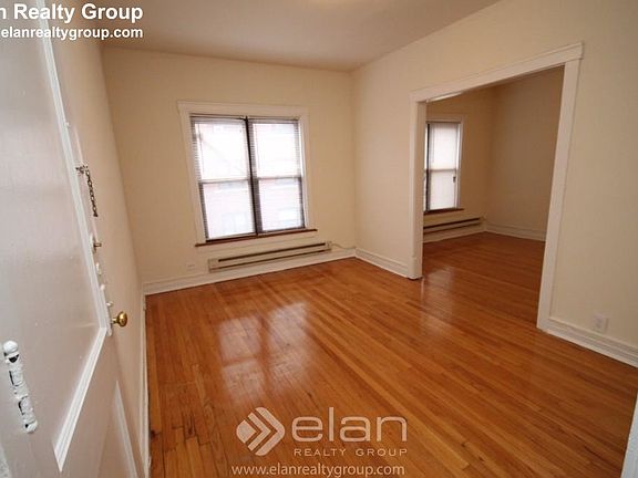 2nd image of 829 W Waveland Ave APT 2N