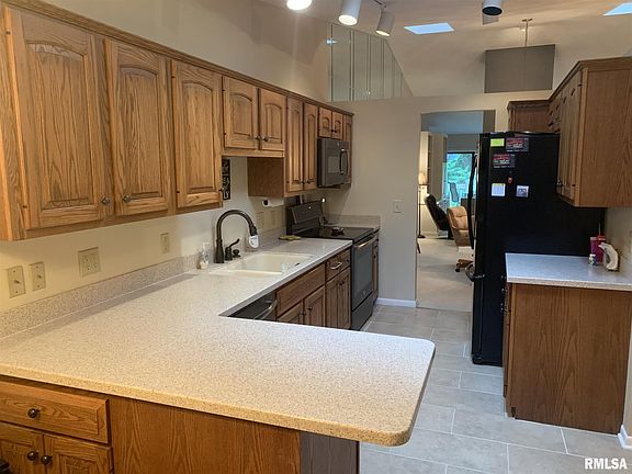 4th image of 743 51st Ave