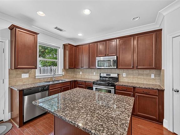 5th image of 3526 Pecos Ln