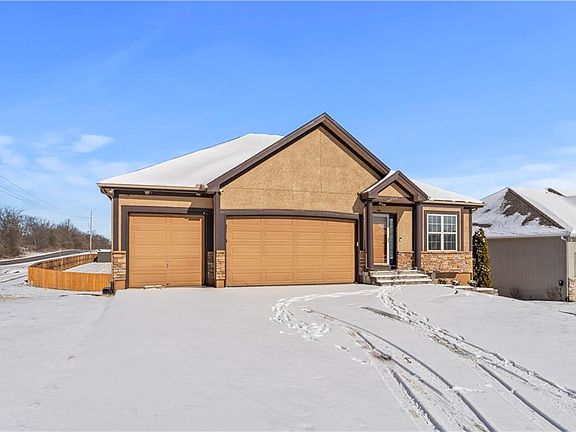 2nd image of 2319 NW Hedgewood Dr