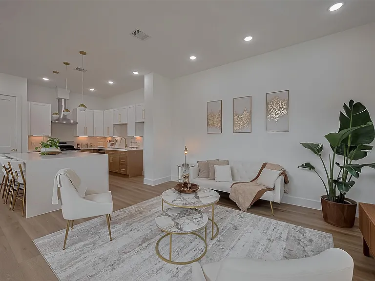 776 Mansfield St — Photo 13