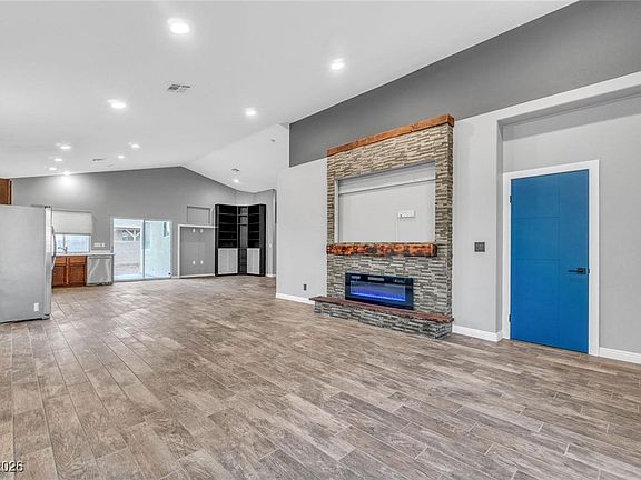 2nd image of 2503 Weeping Rock Ave