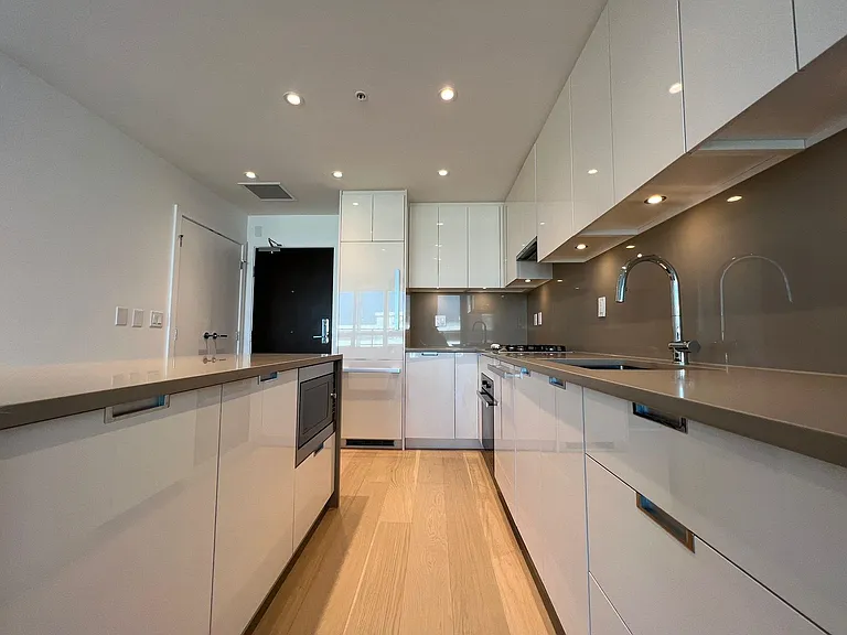 6328 Cambie St #703 — Photo 3
