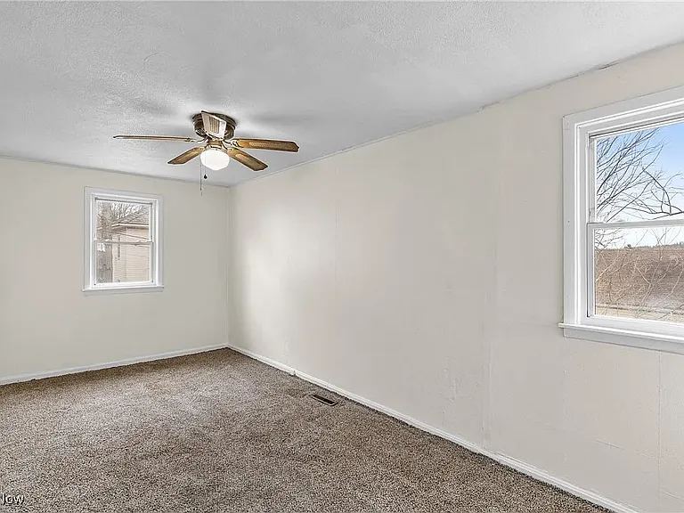 1542 Euclid Ave #1 — Photo 16