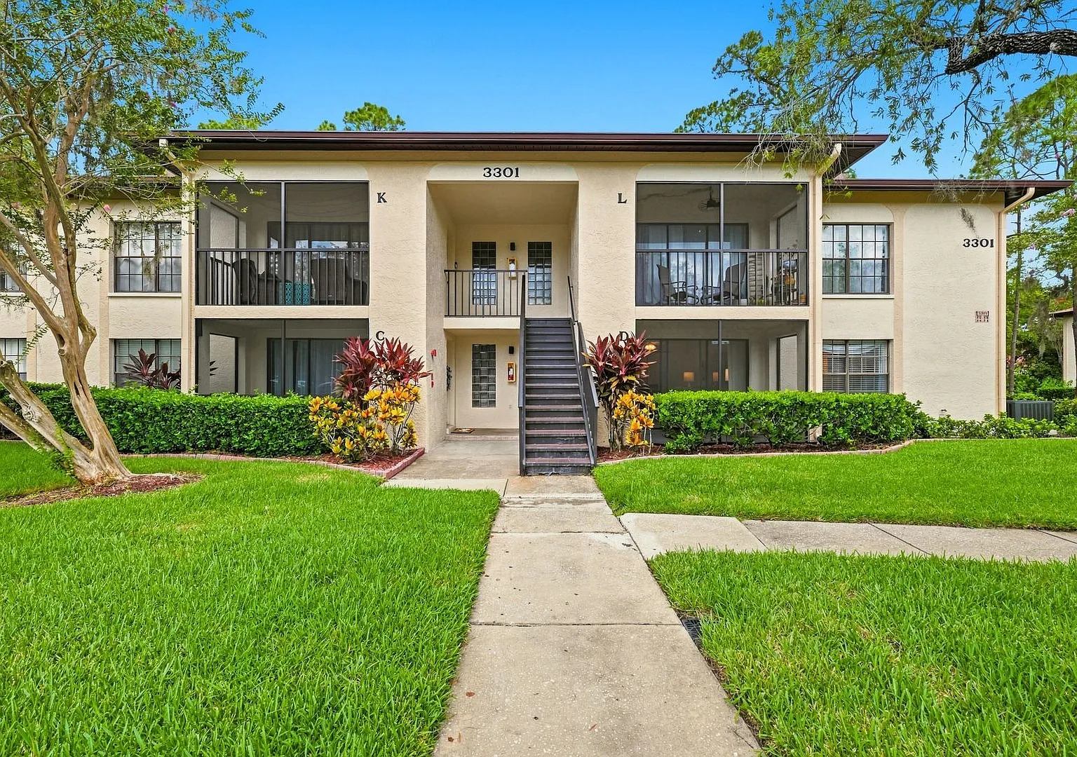 Furnished Ground Floor Corner Unit - Palm Harbor! — Photo 1