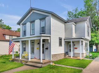 216 E Goldsborough St, Crown Point, IN 46307