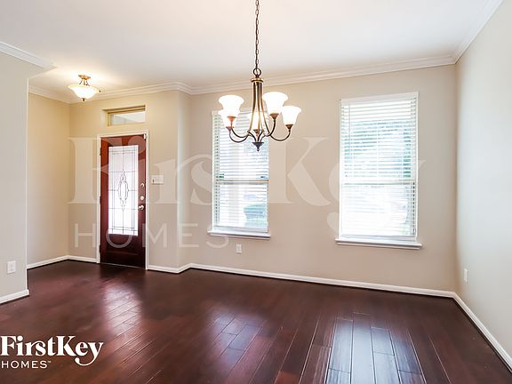 5th image of 1518 Brook Hollow Dr