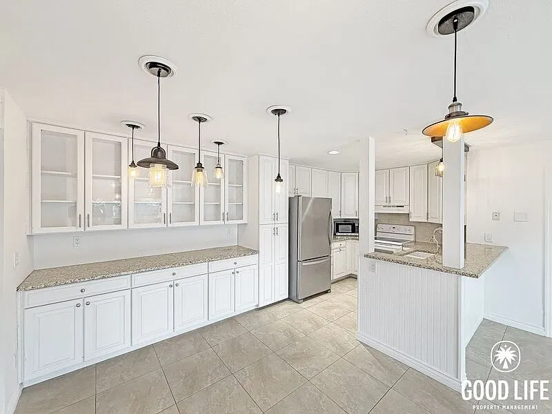 2 bed, 2.0 bath, 1047 sqft, $3,150 — Photo 2