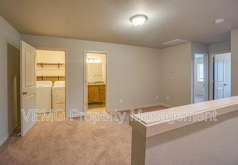 137 N 44th Pl — Photo 14