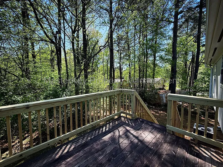 704 E Dynasty Dr — Photo 22