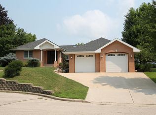 116 Midwood Dr, Burlington, WI 53105