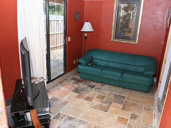 4th image of 7905 Powderhorn Ln
