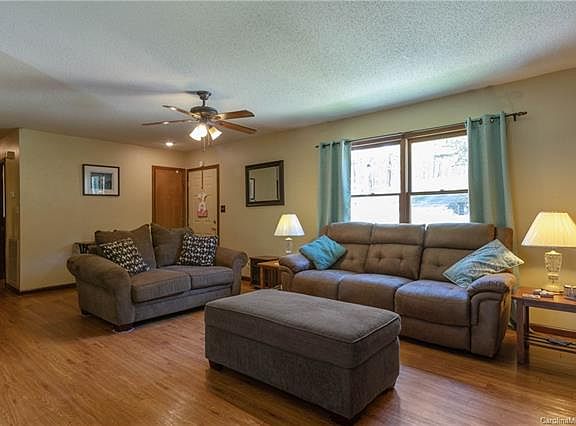 3rd image of 5109 Stoney Oaks Dr