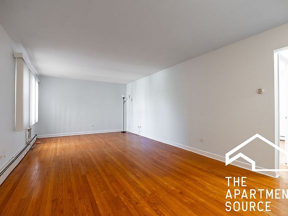 2nd image of 1643 W Sherwin Ave #2C