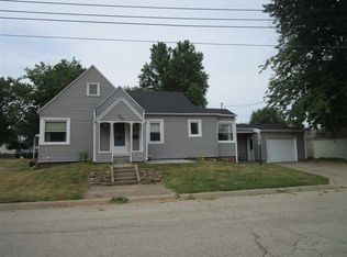 307 E Vine St, Canton, IL 61520