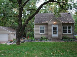 2816 Woodcrest Dr, Mounds View, MN 55112