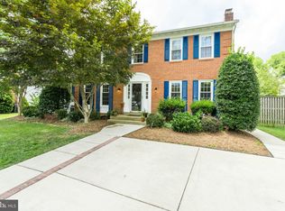 7700 Hayfield Rd, Alexandria, VA 22315