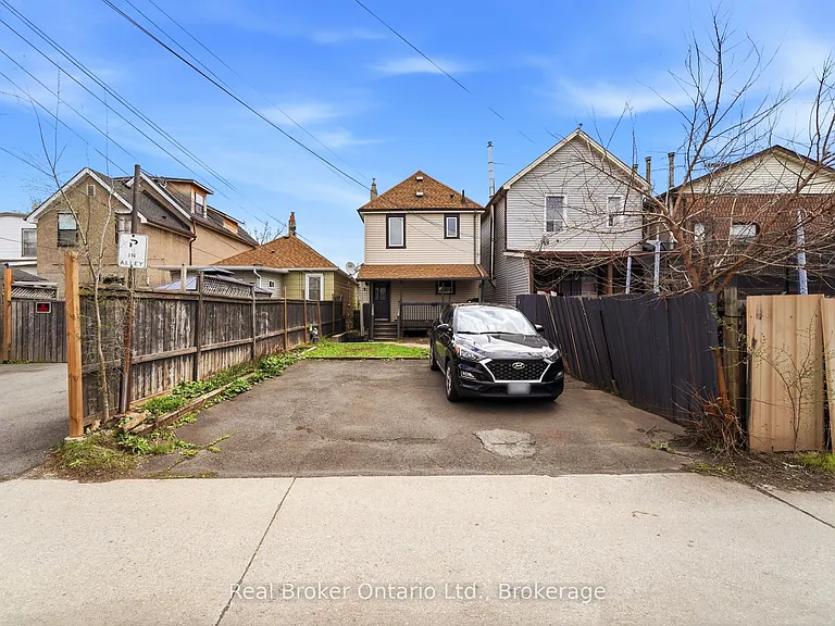 167 Rosslyn Ave N #UPPER — Photo 32