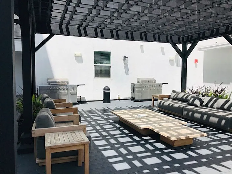 The Ivy at NOHO — Photo 11