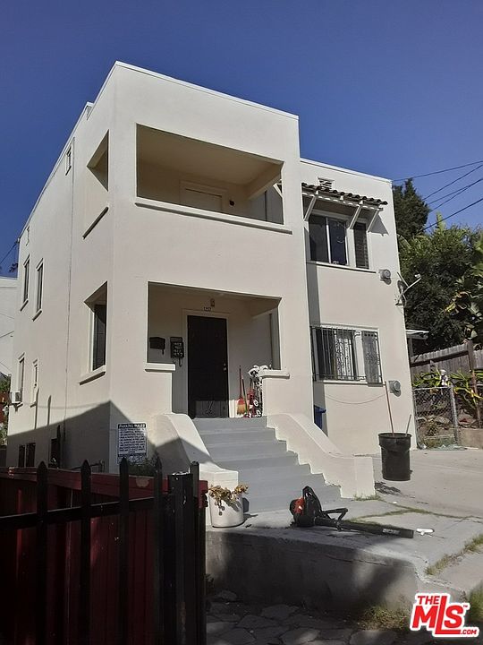 1st image of 1242 Lilac Pl