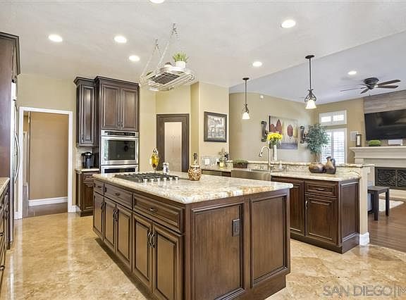 4th image of 16877 Saint Andrews Dr