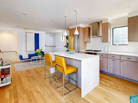 5th image of 131 Charles St #R