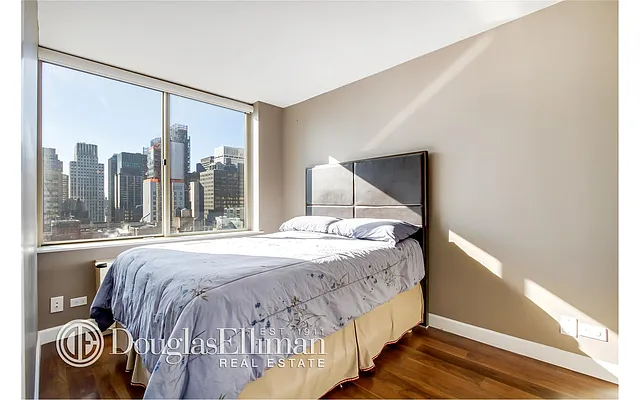 Rented by Douglas Elliman | media 14