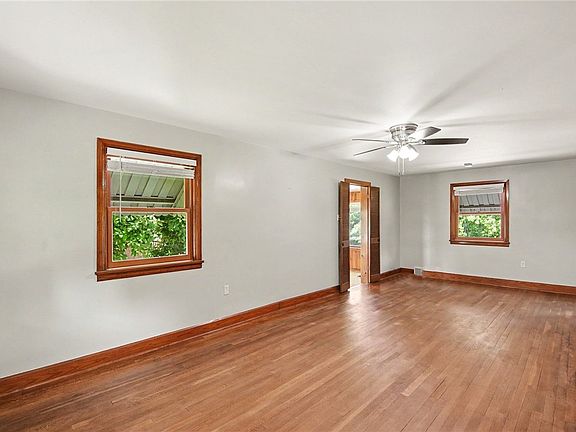 3rd image of 103 Hoover Blvd