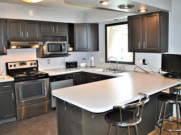 3rd image of 3161 Sullivant Ave