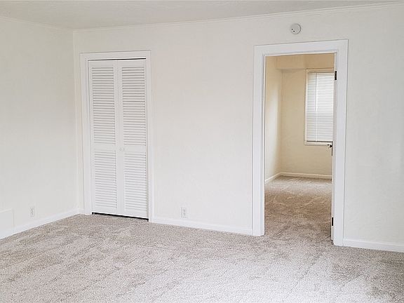 3rd image of 13808 & 13804 C Street S