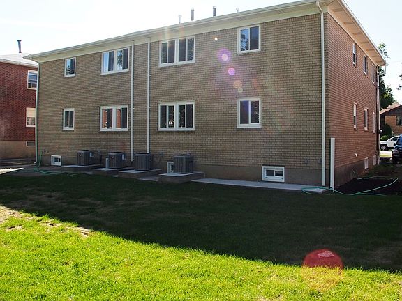 2nd image of 174 Titus Ave