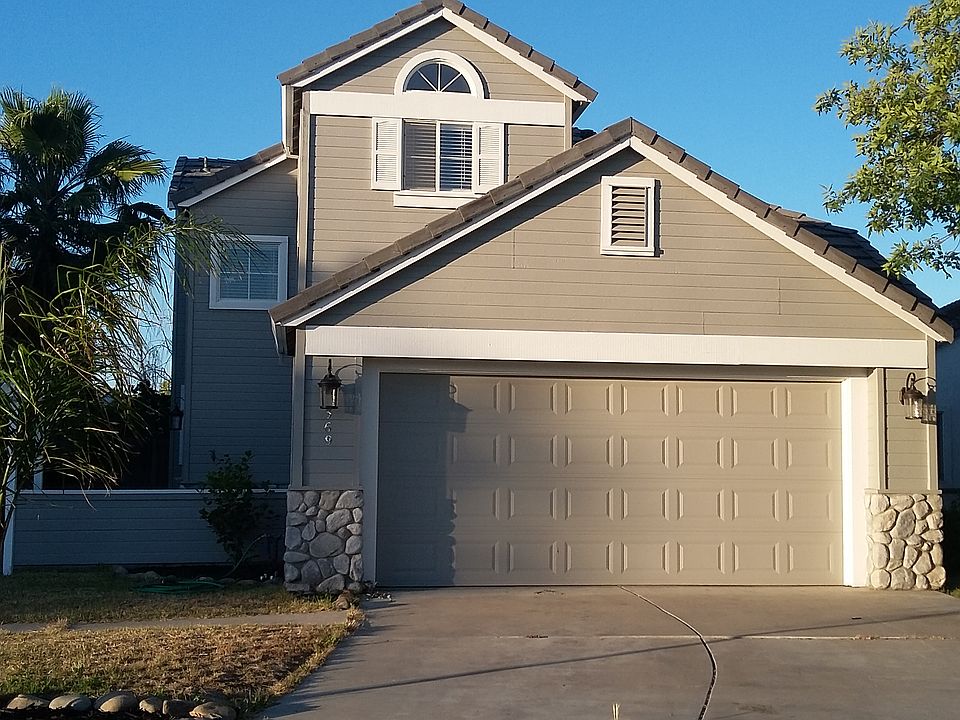 1st image of 369 Gamay Ct