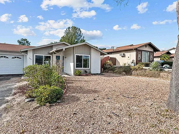 Peacock Hills Dr — Photo 1
