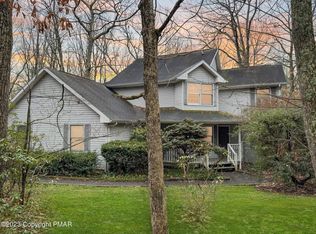 301 Harvest Hill Dr, Effort, PA 18330