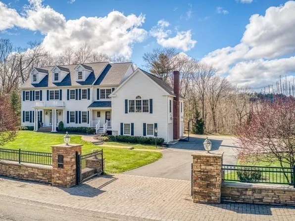 410 Great Pond Rd, North Andover, MA 01845